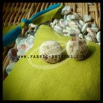 Fabric Button

Pattern: flower
Color: white/brown

Made to order with no minimum amount.