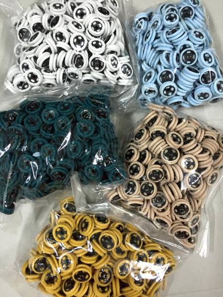 Fabric-covered snap buttons

color: black

size: 10 mm